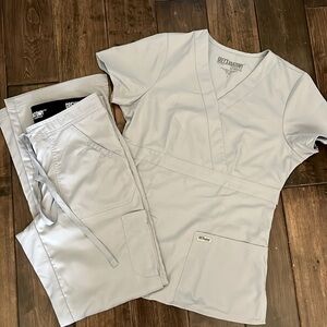 Greys Anatomy Scrubs Set. Top in S/ Bottoms in XS